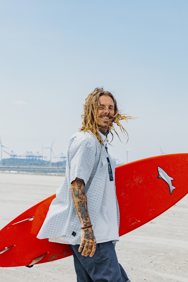Rudy Pele Surf Shack LB0A0454 Staand ©Rosa Quist